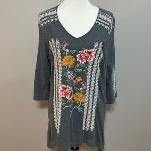 Johnny Was V-Neck Gray Top - Size Large